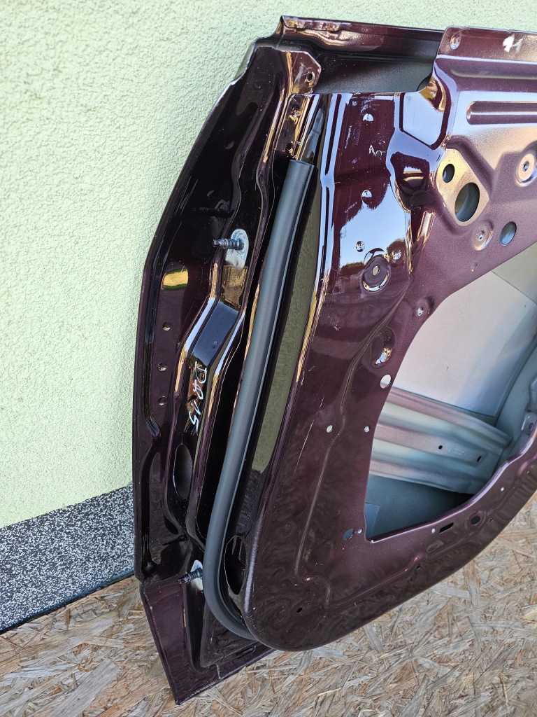 Дверь tesla y правое  задняя задние оригинал Киев