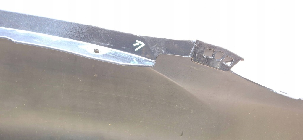 Бампер перед передній tesla model y решітка 1540104-06-c Зі Шроту