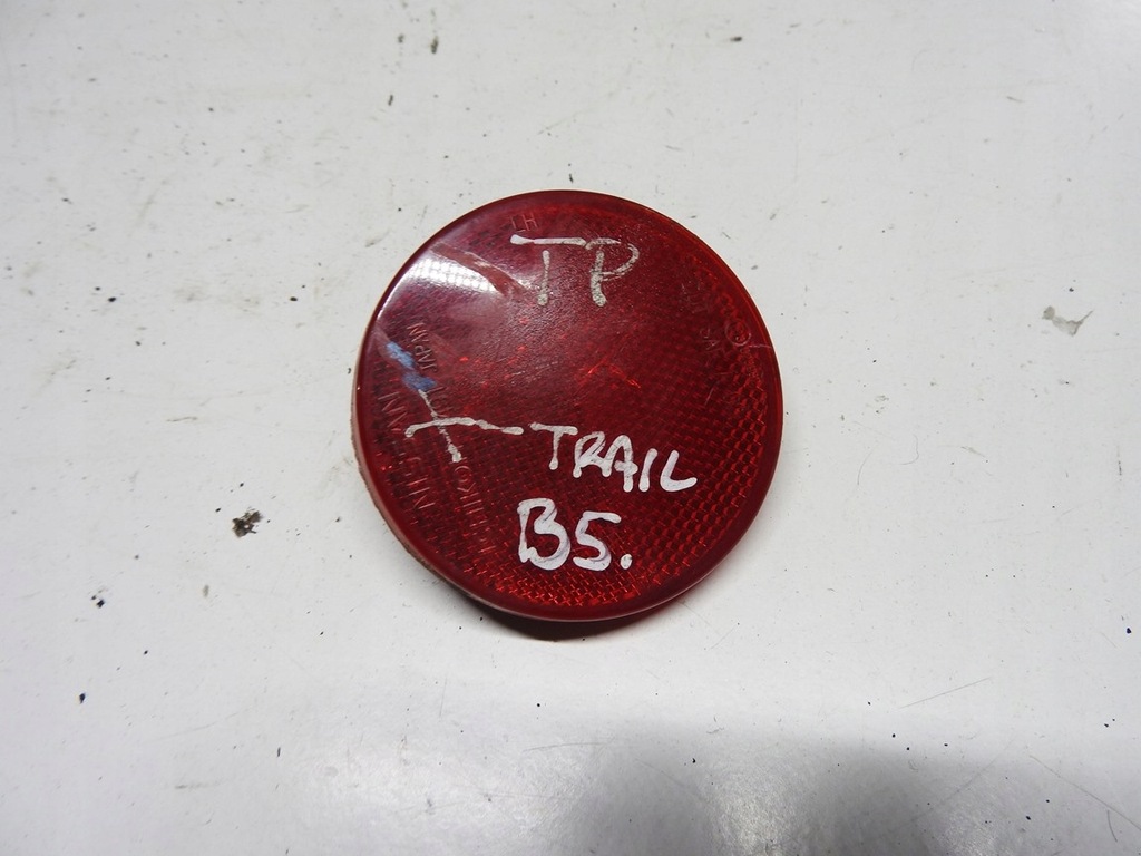 фото №10, Nissan x-trail t30 отражатель бампера задняя