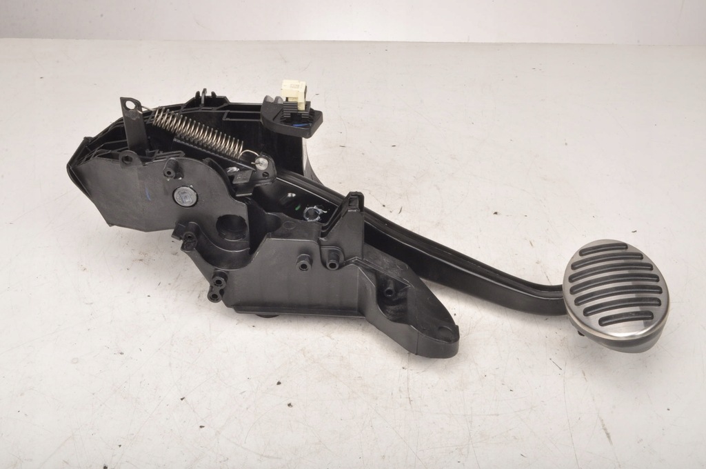 фото №1, Mini f56 педаль гальма 6860677 22r uk