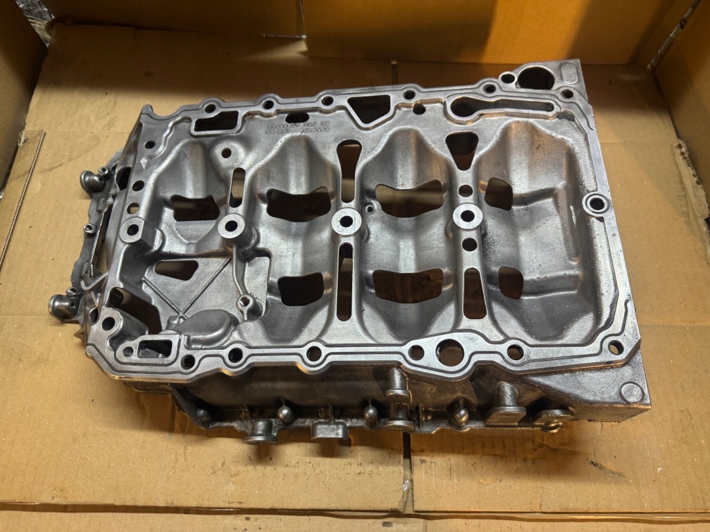 фото №1, Porsche panamera 971 2.9 dgp поддон масляная 06k103603cq