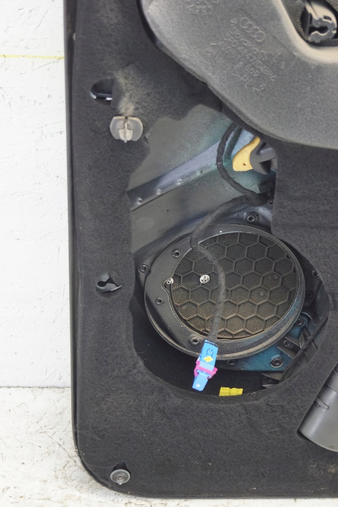 фото №12, Обшивка дверь левый перед audi q7 4l europa