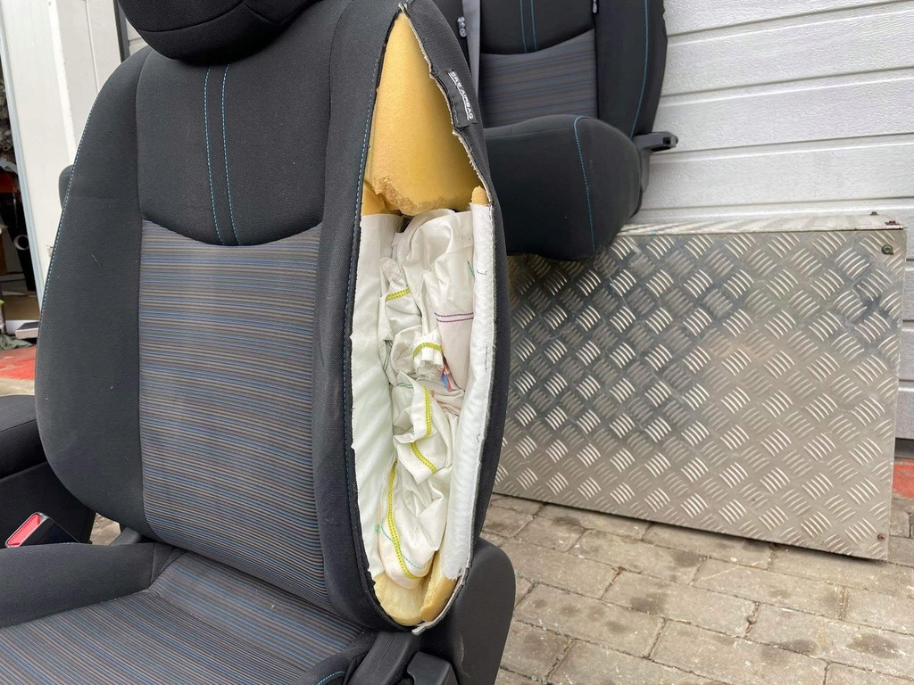 фото №6, Nissan leaf ii подголовники задняя