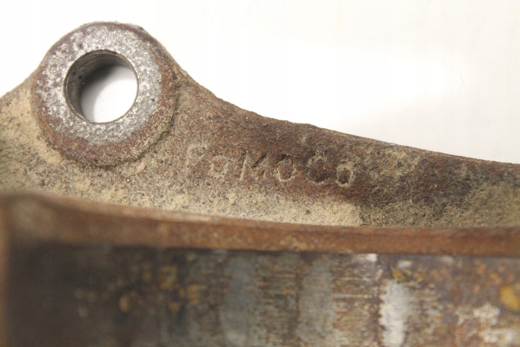 фото №9, Volvo s40 ii 1.8 b підпора кронштейн кронштейн піввісь