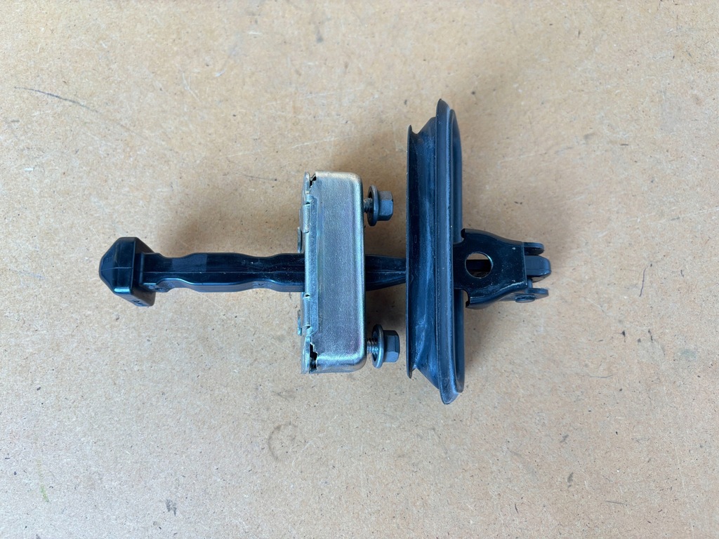 фото №2, Ограничитель дверь правый перед renault scenic iv 4