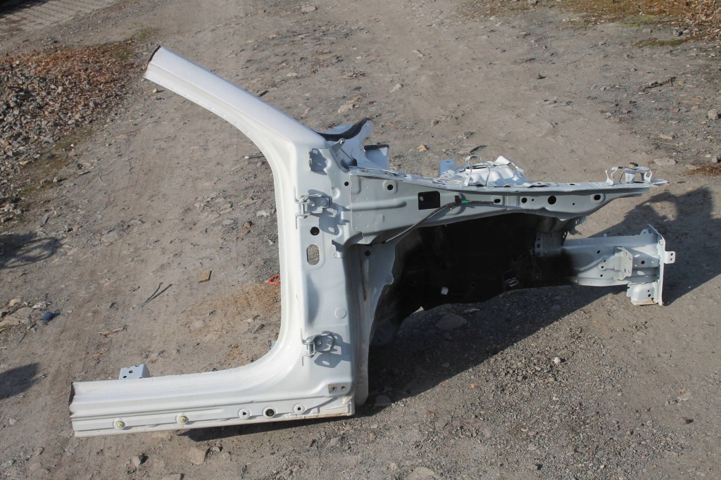 Четвертина права передня фартух поріг стійку  правий перед mazda cx-30 19- в Україні