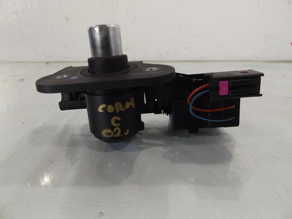 фото №2, Corsa c кнопка замка крышки багажника