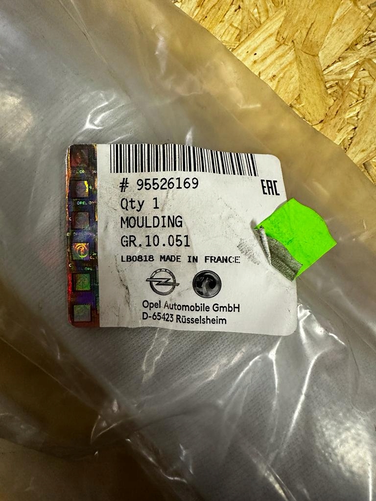 Купити Молдинг grandland оригінальний номер 95526169