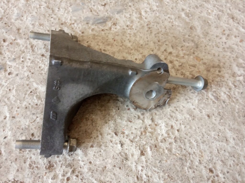 фото №11, Subaru outback 15- кронштейн кронштейн коробки правая левая