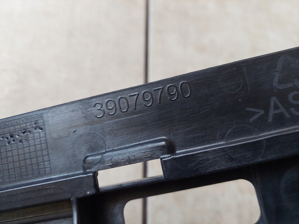 фото №14, Решітка радіатора --- решітка радіатора --- opel zafira c - lift - 2016