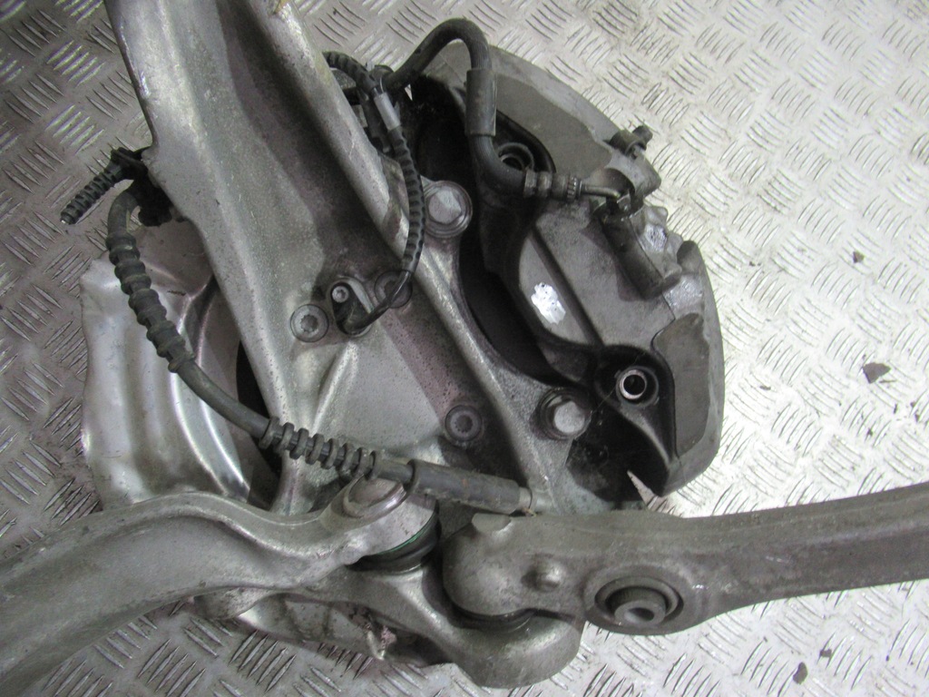 фото №7, Bmw 7 f01 lift 4.0d права поворотний кулак важіль гальма