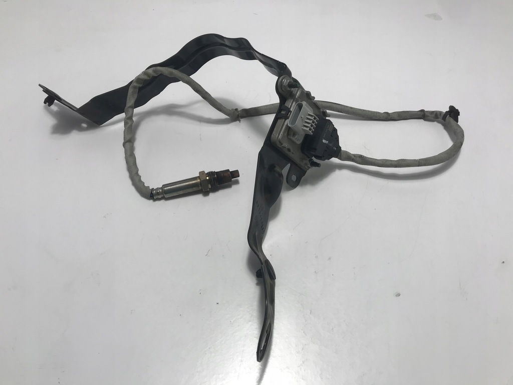 фото №1, 9813404280 кронштейн датчики лямбда-зонд nox citroen peugeot