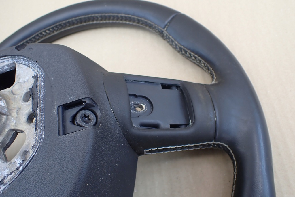 фото №13, Audi a8 s8 4e0 d3 повітропровід 3 спицевий шкіра подушка безпеки s8 пелюстки перемикання