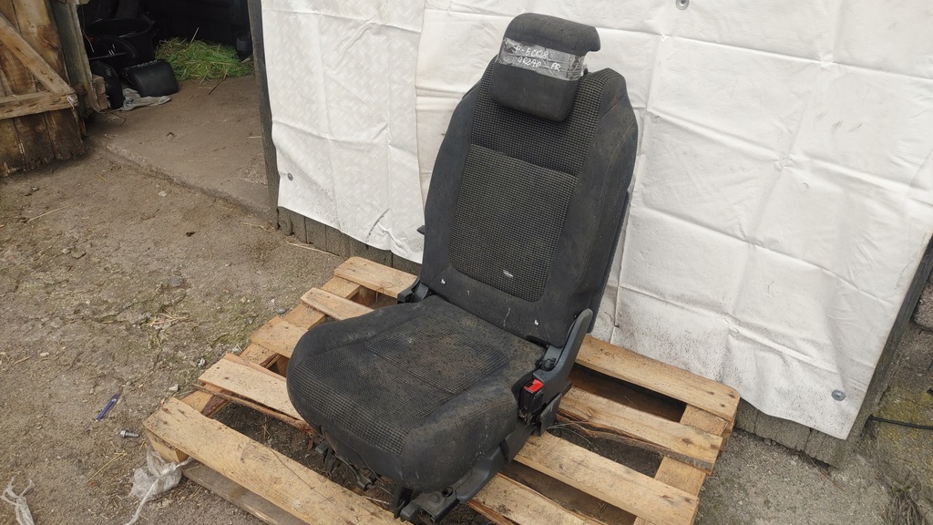 фото №6, Peugeot 5008 i сидіння 2 ряд правий