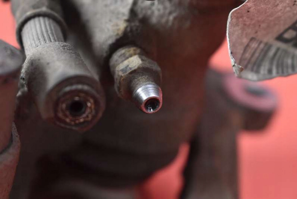 фото №9, Суппорт тормозной правый задняя dg9c2d250g ford s-max mk2 2 ii 2.0 tdci 150 km