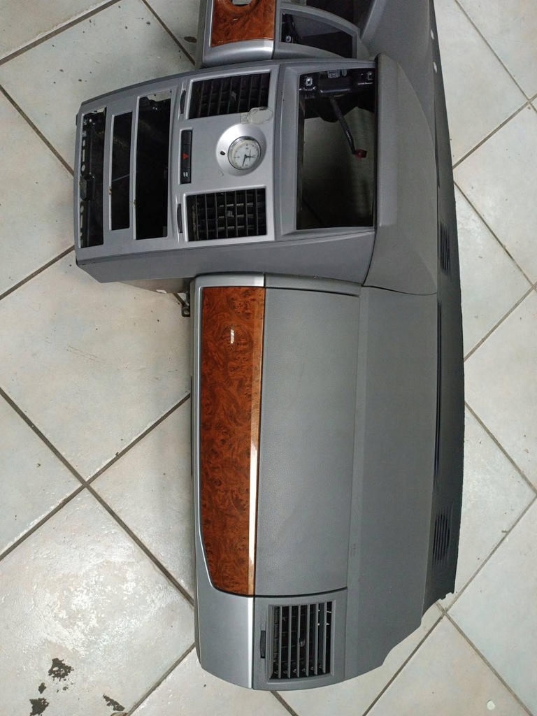 фото №6, Приборная панель приборная консоль chrysler town and country 5 2009