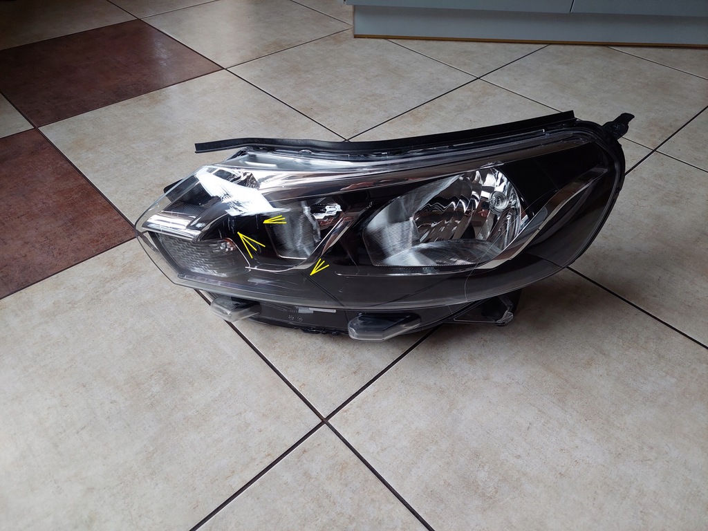 фото №1, Левая лампа - обычная - toyota proace - 2016