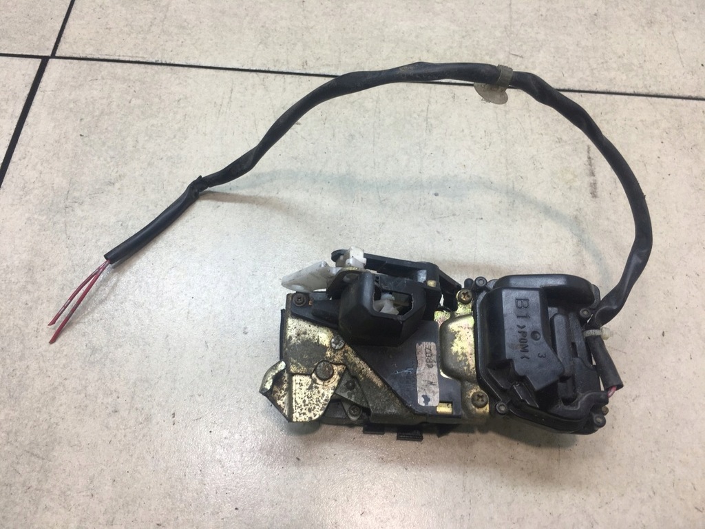 фото №1, Замок дверь правый задняя space star i