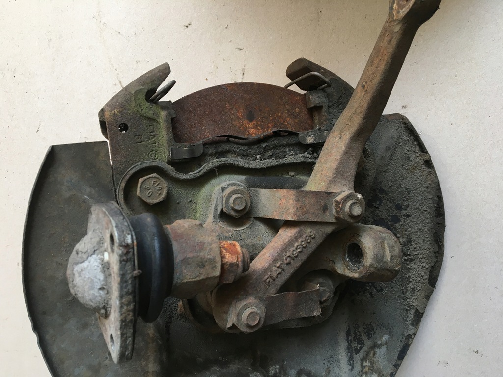 фото №5, Fiat 124 spider 2000 66- поворотний кулак ступиця перед