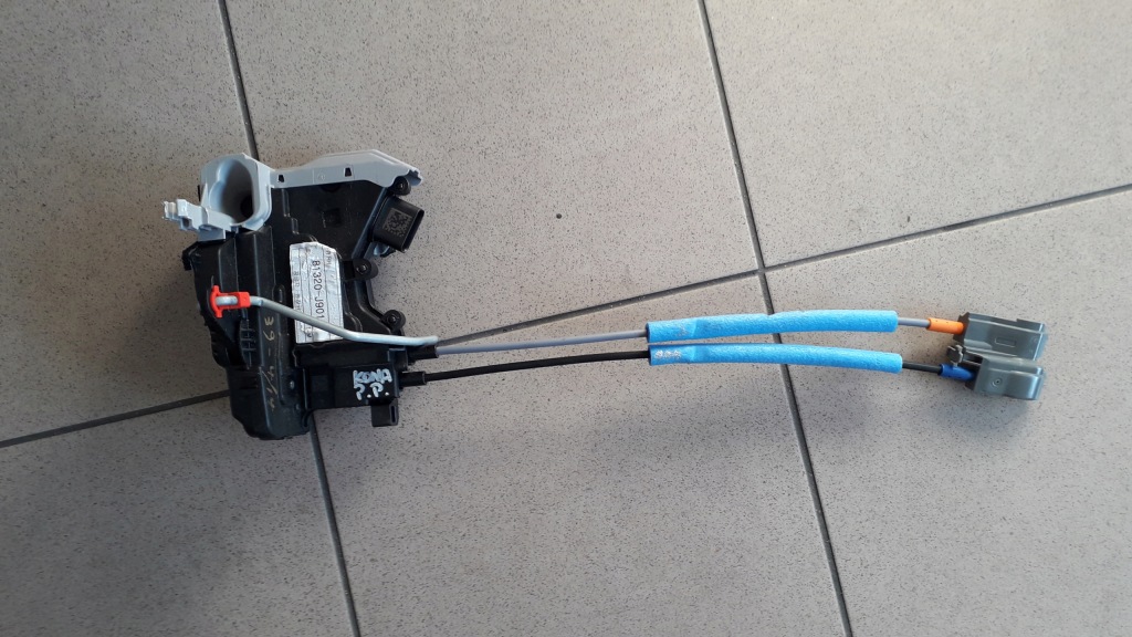 фото №1, Hyundai kona 2018 замок дверь правый перед передний