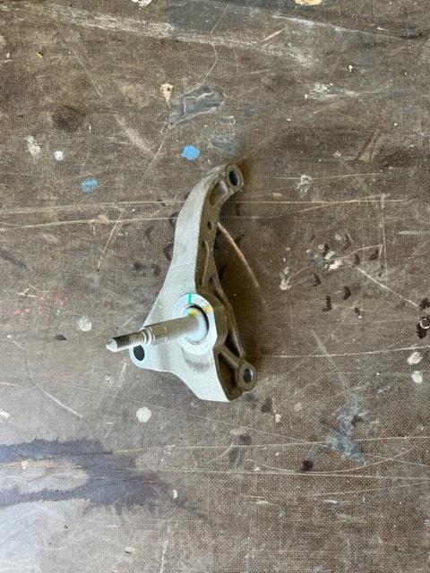 фото №1, Кронштейн коробки передач renault clio iv rs 112538790r