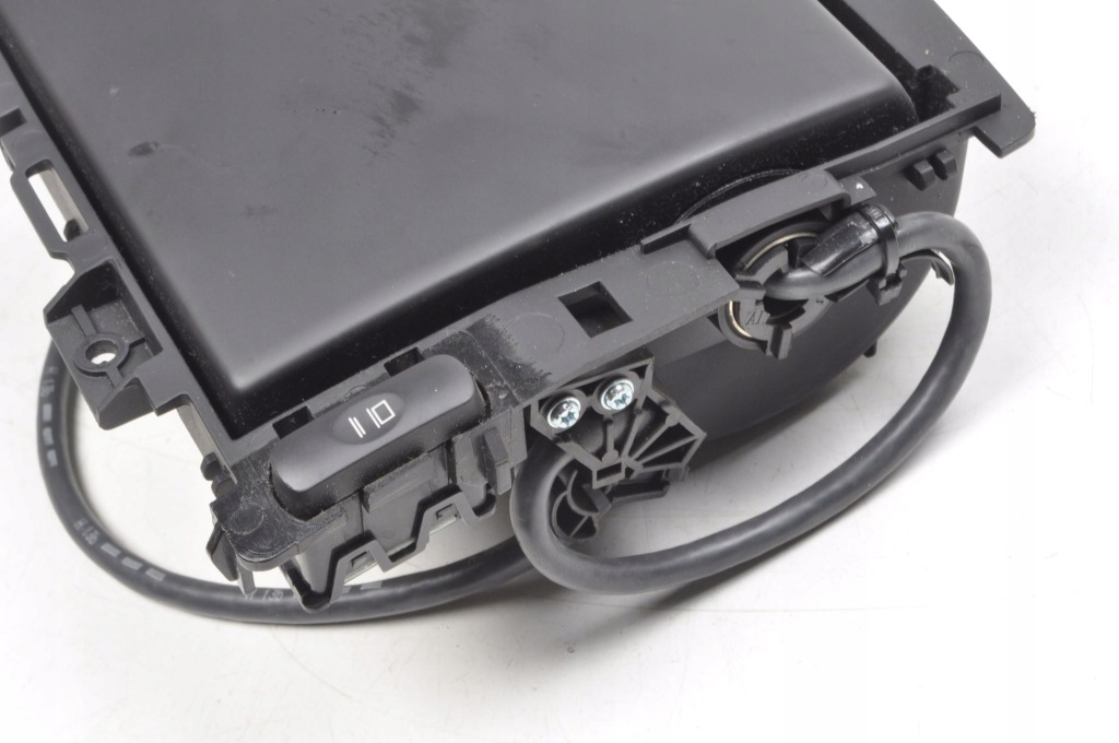 Peugeot 308 1 рестайлінг  дисплей екран навігації 98006784zd Зі Шроту