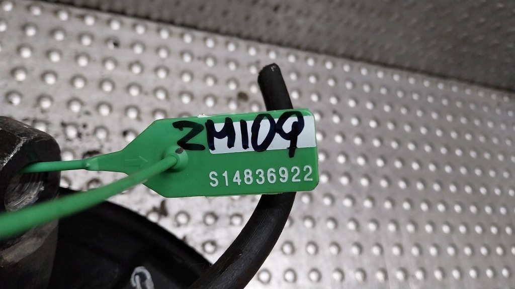 фото №7, Поворотный кулак ступица суппорт левый перед 20900 mercedes w203 w209 slk r171 2.2cdi