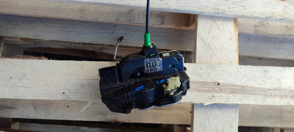 фото №1, Замок дверь задняя правый opel insignia a 6 pin 13503808