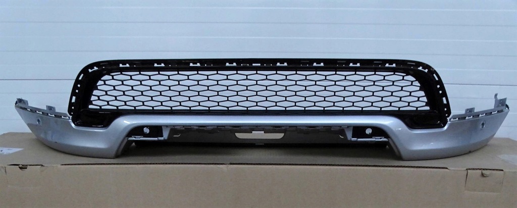 фото №1, Спойлер решётка радиатора накладка бампера discovery sport