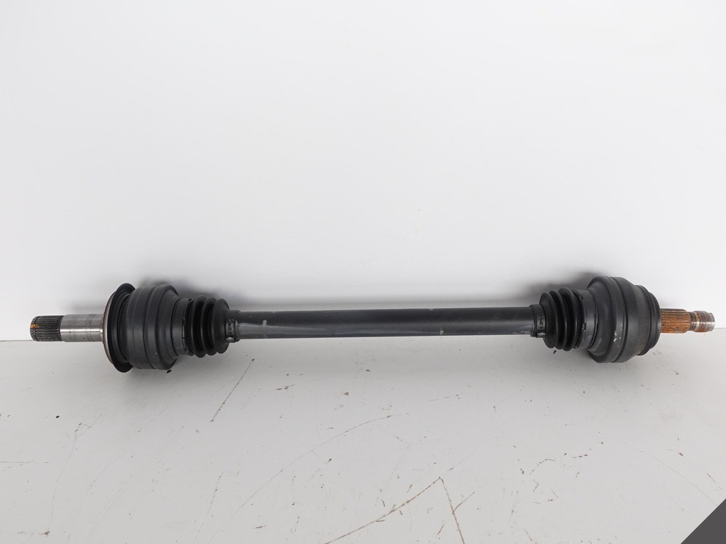 фото №1, Mercedes c-klasa w205 s205 250 d привідний вал задня 100km