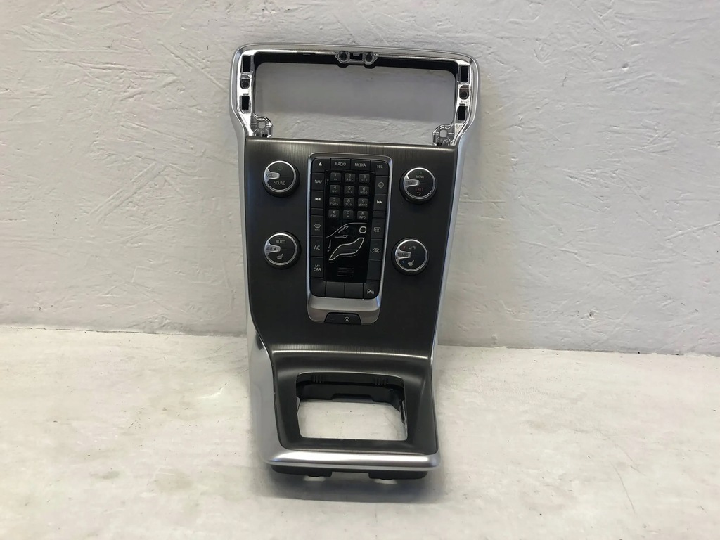 фото №6, Volvo v40 2012/19 панель кондиционера