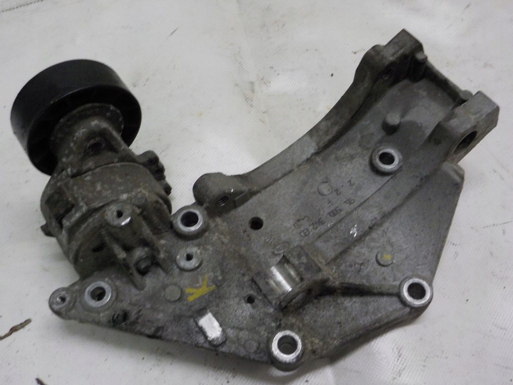 фото №1, Peugeot 407 2.0 hdi кронштейн генератора