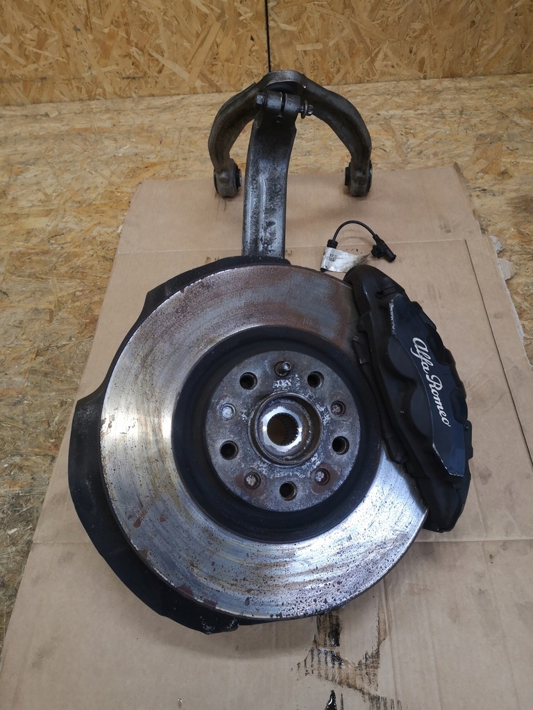 фото №1, Alfa romeo stelvio поворотный кулак левый перед 4x4