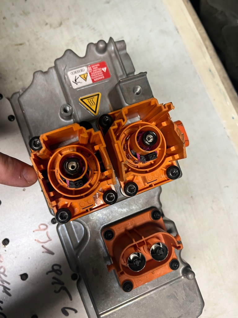 фото №8, 9j1915681 an taykan зарядное устройство напряжения ev