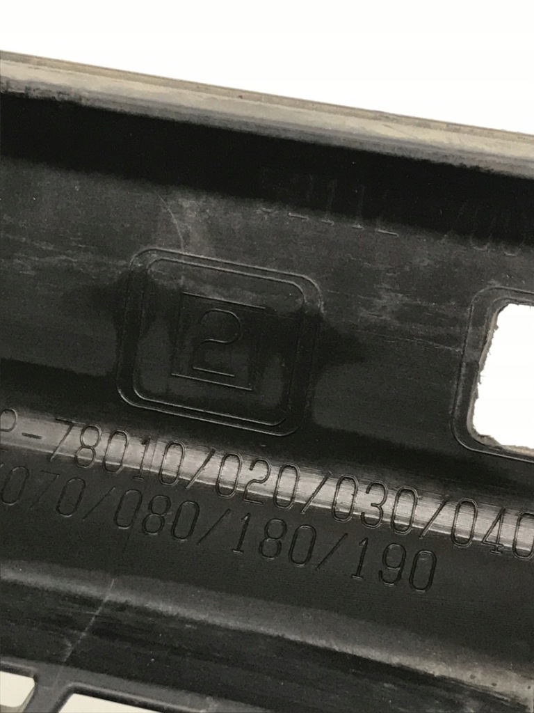 Lexus nx300h 14-17 решётка бампера перед Оригинал