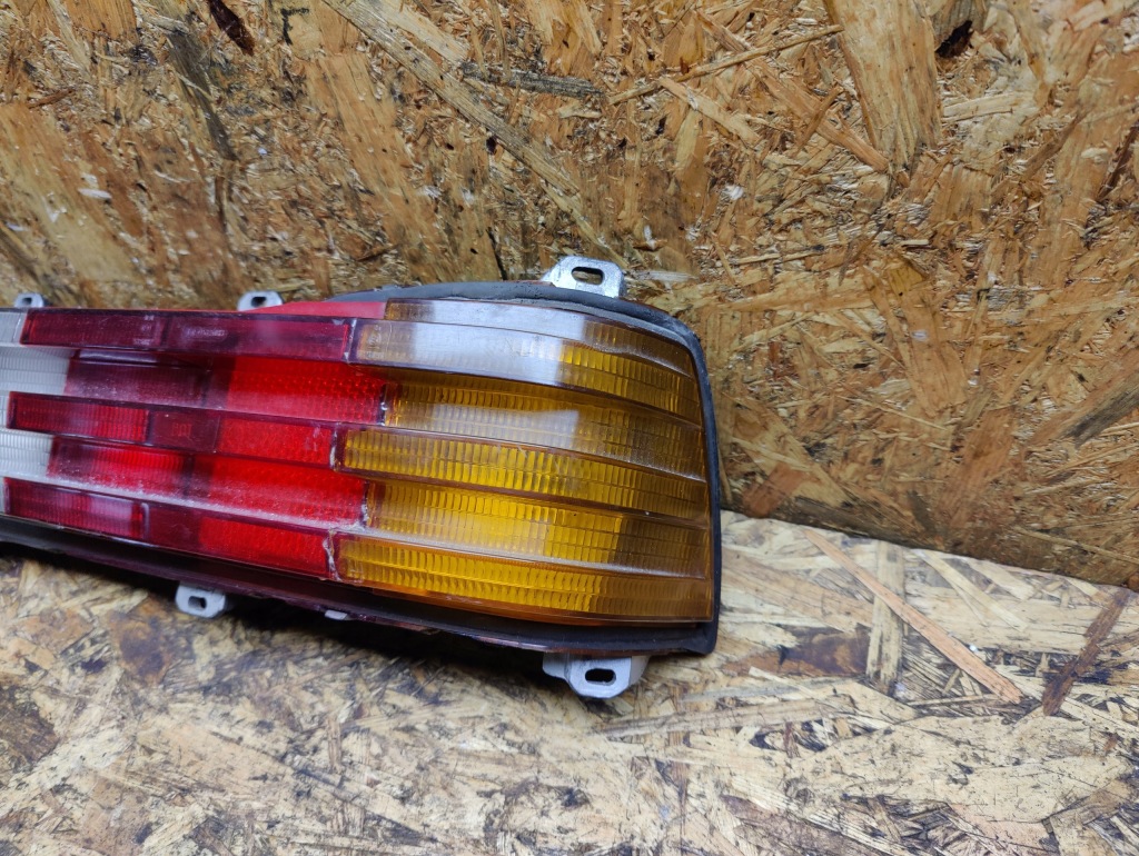 Лампа правая задний  mercedes w123 1238204964 r Доставка