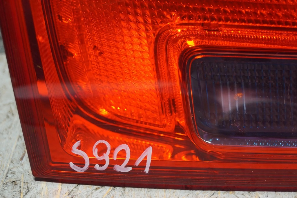 фото №6, Лампа левый задняя opel astra j kombi 13282248 s921