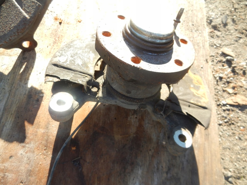 фото №10, Поворотний кулак ліва iveco daily 35s 11-