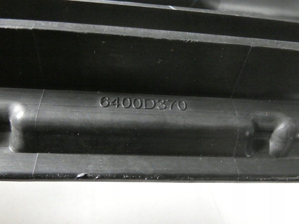 фото №7, Решётка бампера mitsubishi space star 2.087