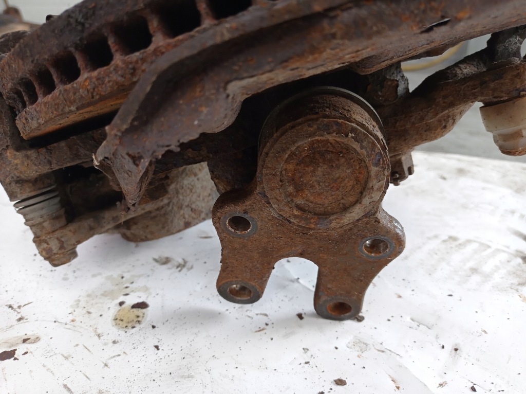 фото №7, Поворотный кулак левый перед hiace iv 1996 2.4d 2l