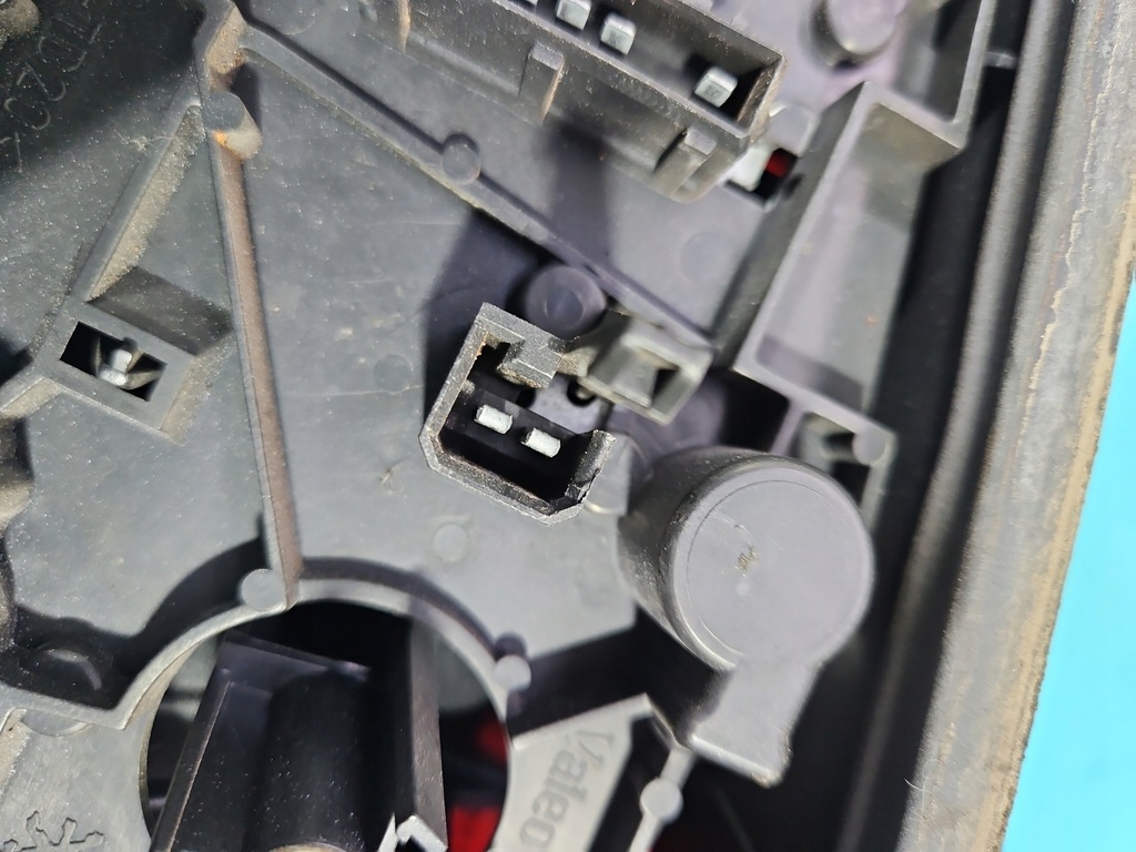 фото №8, Лампа задняя левая peugeot 306 hb