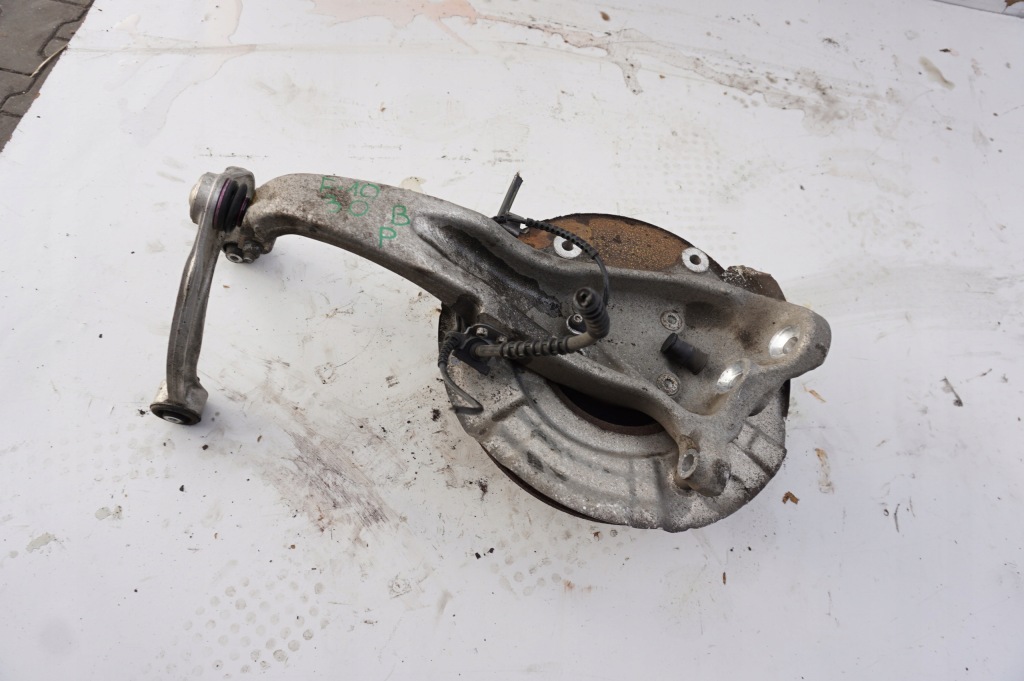 фото №1, Поворотный кулак ступица правый перед bmw 5 f10 535i 3.0b