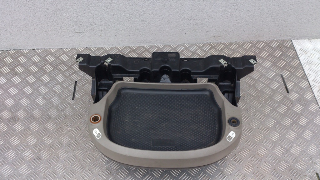 фото №1, Корпус панель приладів ze stolikiem з gniazdami daf xf105