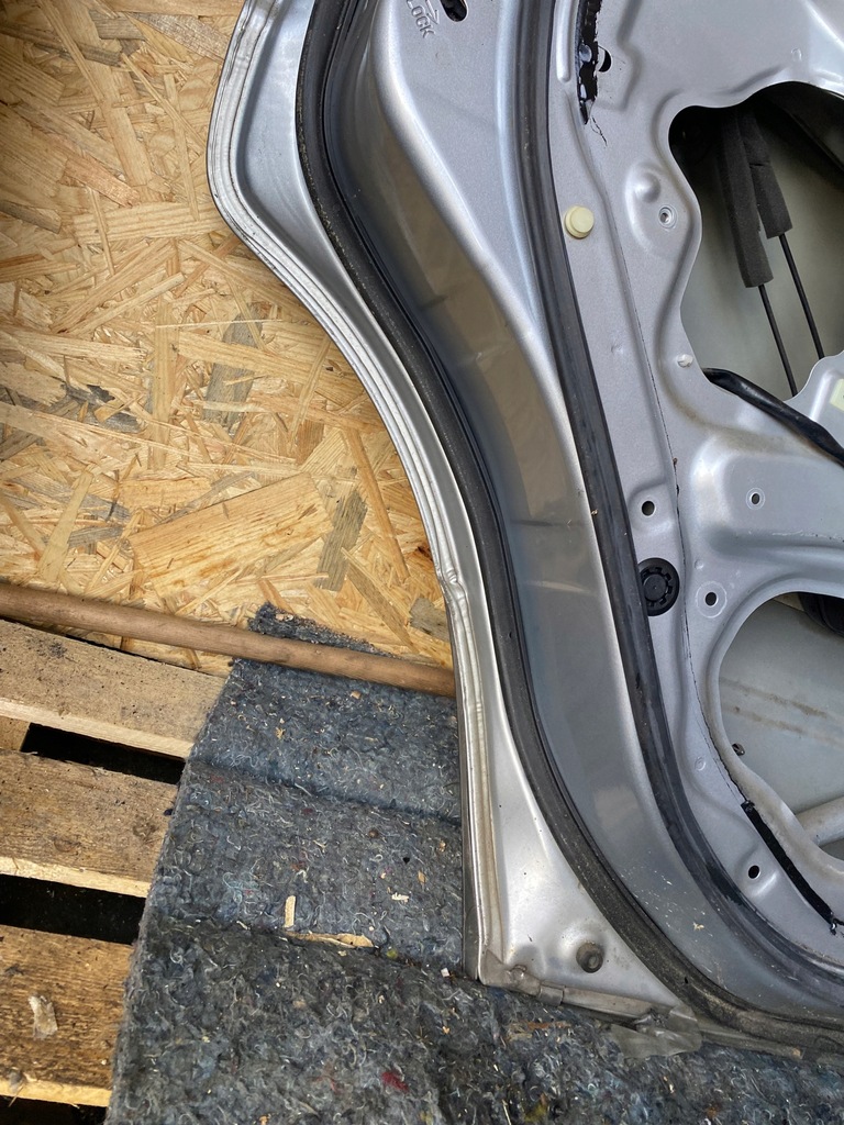 фото №7, Дверь задняя левая subaru forester ii sg 02-06 серебристый молдинг