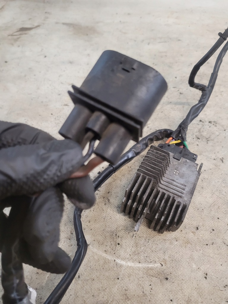 фото №12, Блок управления модуль вентиляторов оригинальный номер 8e0959501d audi a4 b6 2.0b