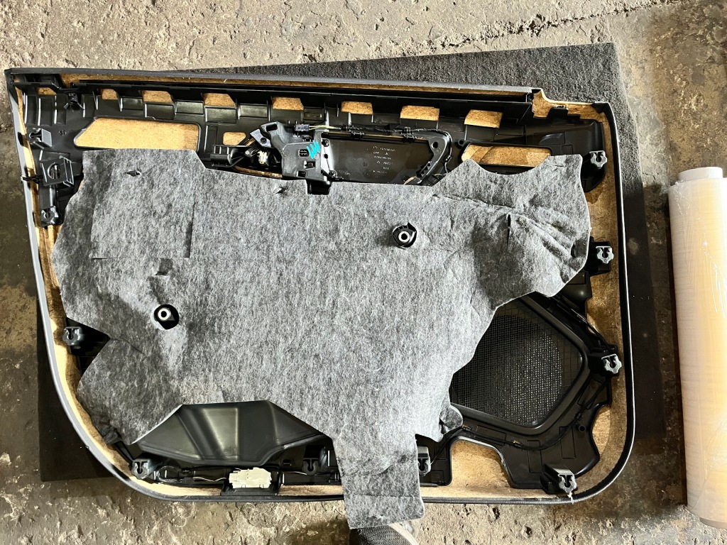 111 mercedes w176 обивка обшивка дверь перед правый Доставка