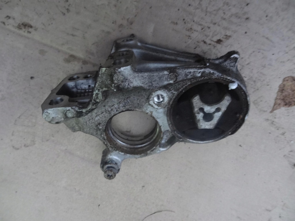 фото №1, Кронштейн опора полуось peugeot 5008 i 1.6 vti
