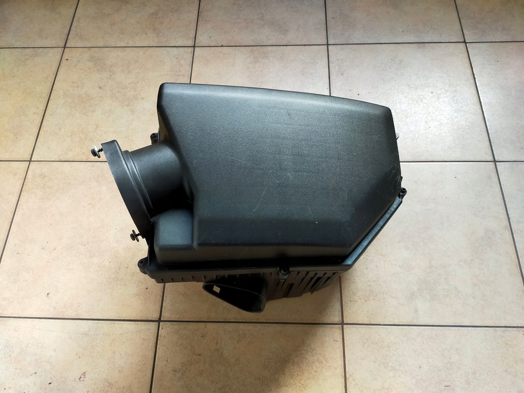 фото №1, Volvo xc60 v60 s60 s80 - корпус фільтра повітря