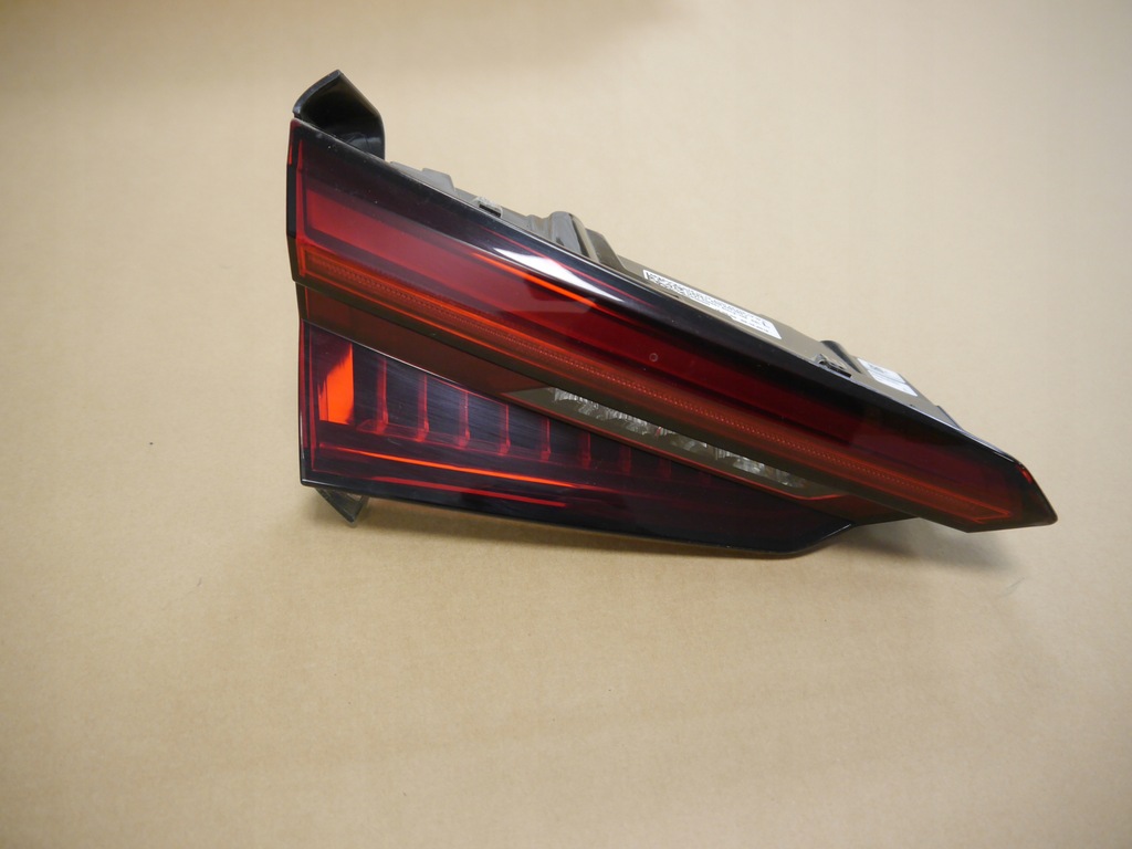 фото №1, Audi a5 8w лампа задняя led 8w6945093j