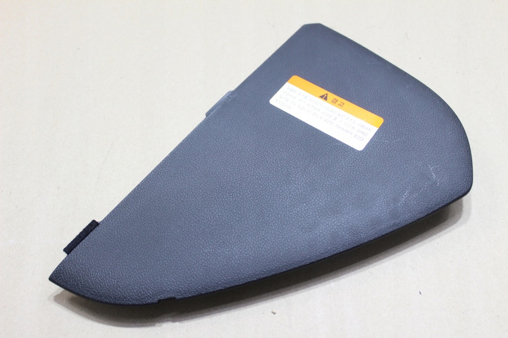 фото №1, Audi a4 b8 защита боковая консоли левая 8k0857085b